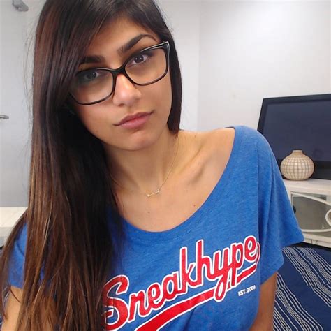 mia khalifa breast implants